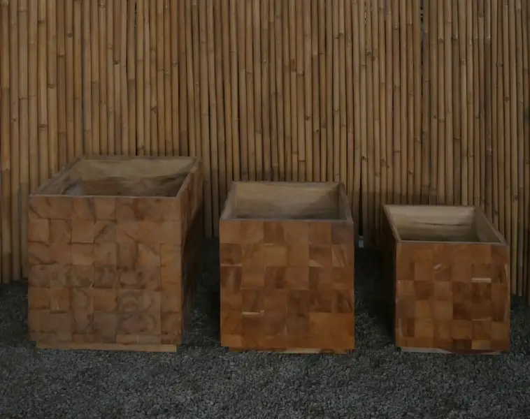 Product image 3 of the product “Wooden planter, cubic form made from teak root. Set of 3, in the size 70, 60 and 50 cm ”